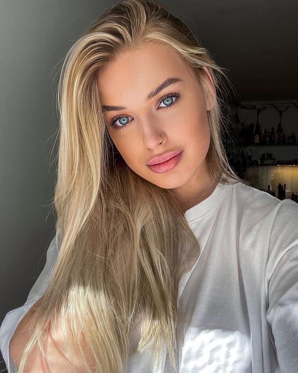 DaisyPRIVATE1 Female,Tall,Blonde,Blue,African
